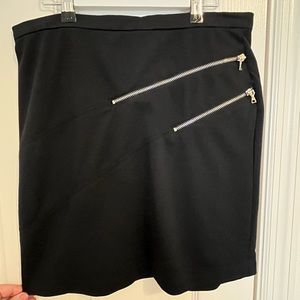 Jonathan F women black skirt. Size medium.